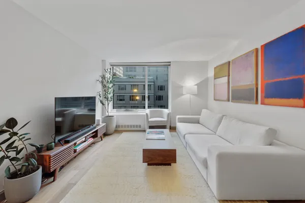 A Kindred member home in Manhattan, photographed by Finlay Films